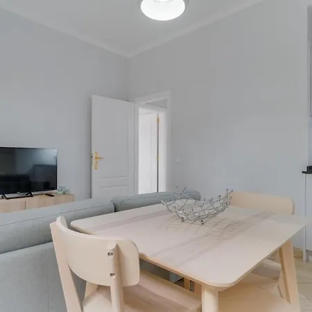 Nest Ii Apartment